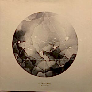 EFTERKLANG - PIRAMIDA